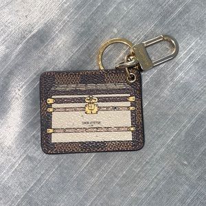 Louis V key chain!